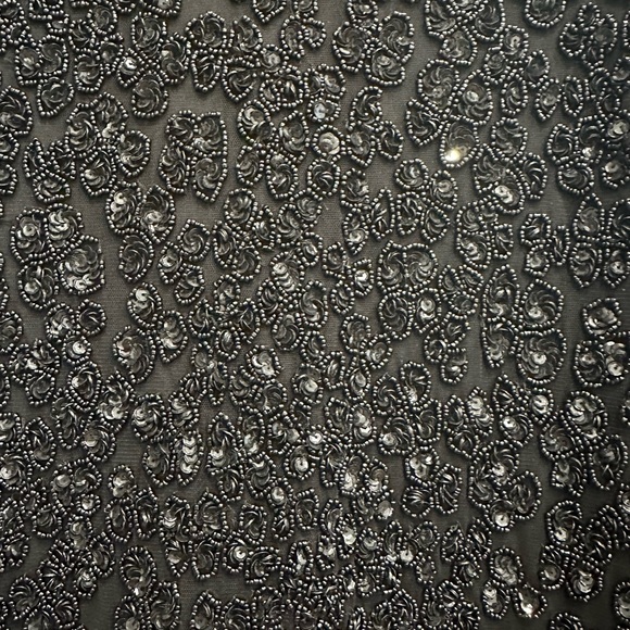 MAC DUGGAL, PETITE EMBELLISHED CAP SLEEVE GOWN. - Picture 7 of 16